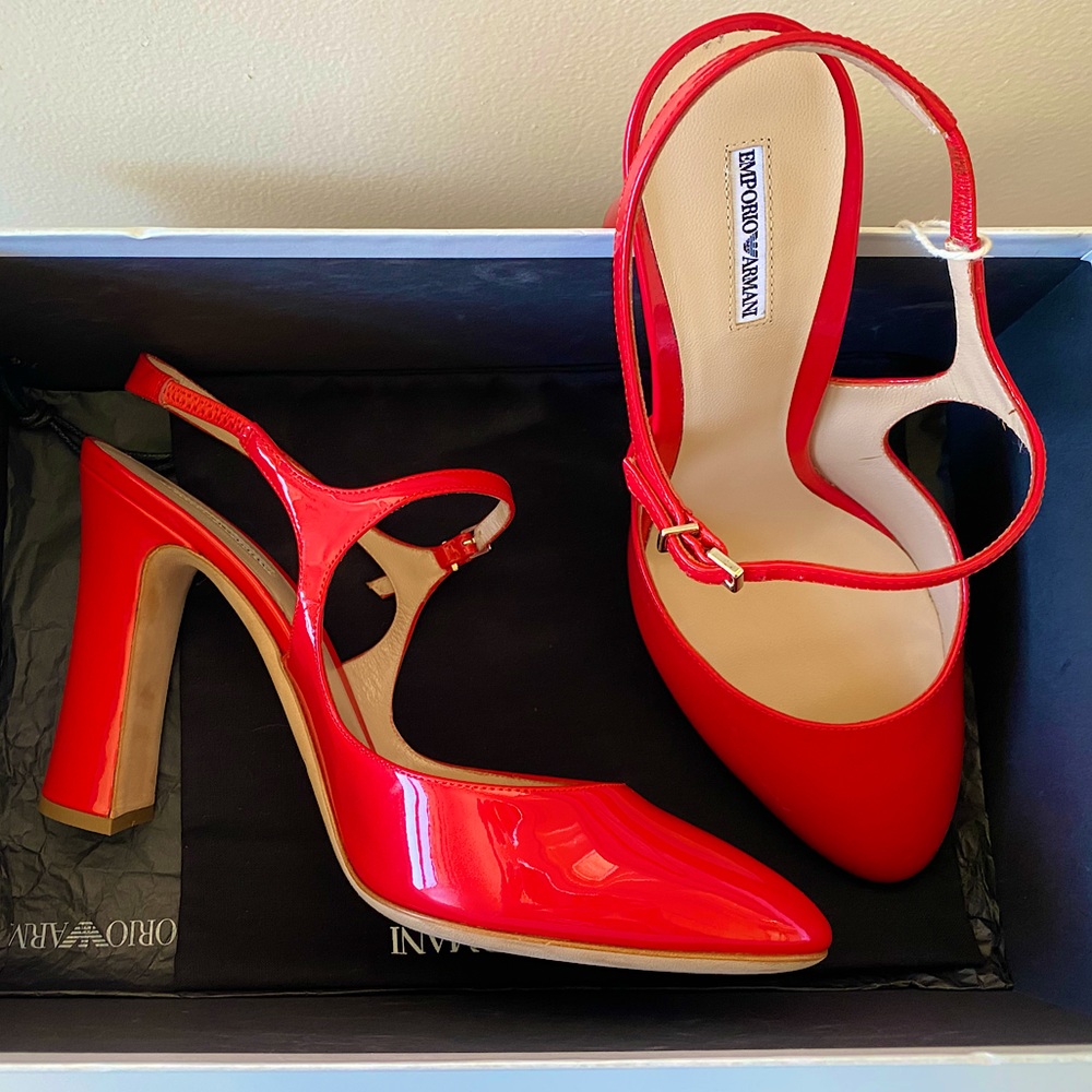 Emporio Armani 39 Bright Red Sexy Classic Rate Patent Leather Slingback Pumps!